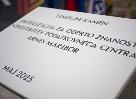 Temeljni kamen za Arnesov podatkovni center Maribor.
