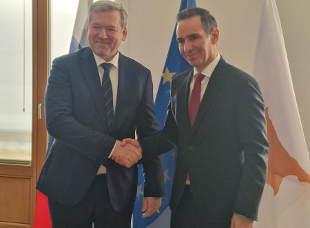 Minister Papič z namestnikom ministra za znanost, inovacije in digitalne politike Cipra Nicodemosom Damianouom.