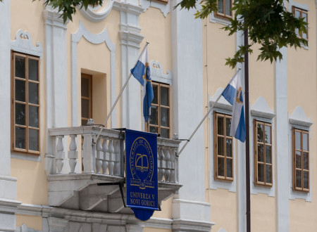 Pročelje Univerze v Novi Gorici.