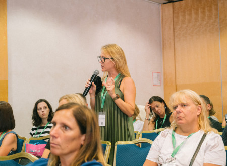 Fotografija spraševalke iz publike