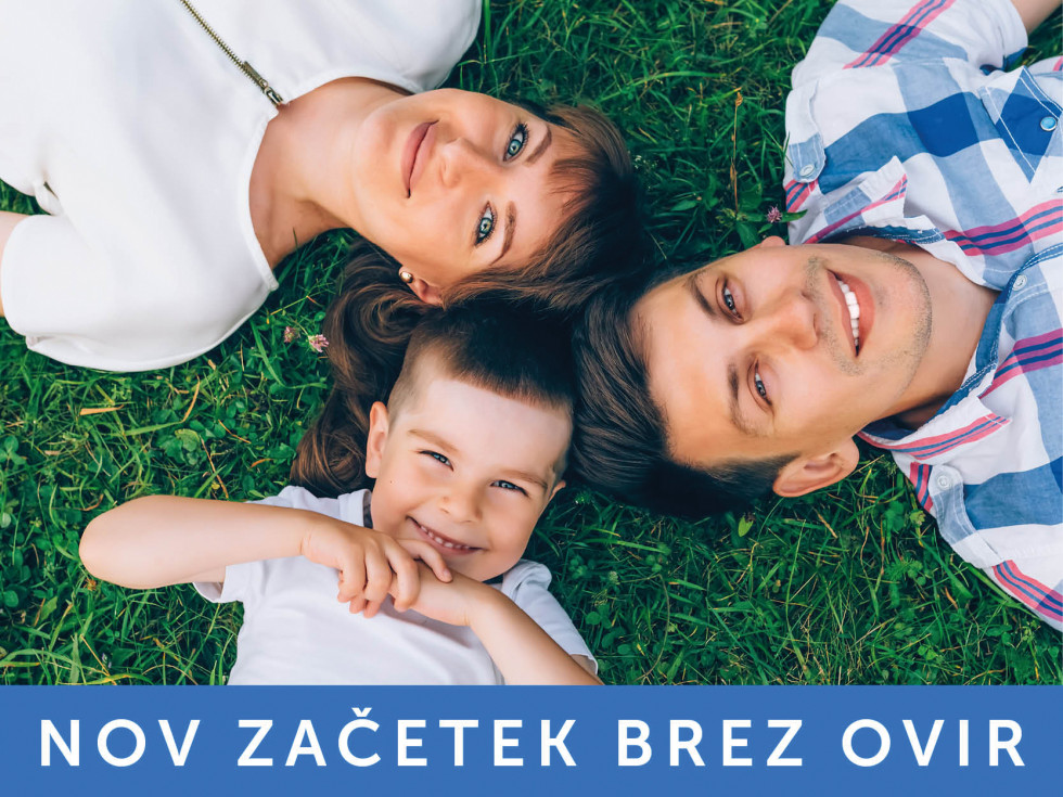 logotip zakona in slika mlade družine