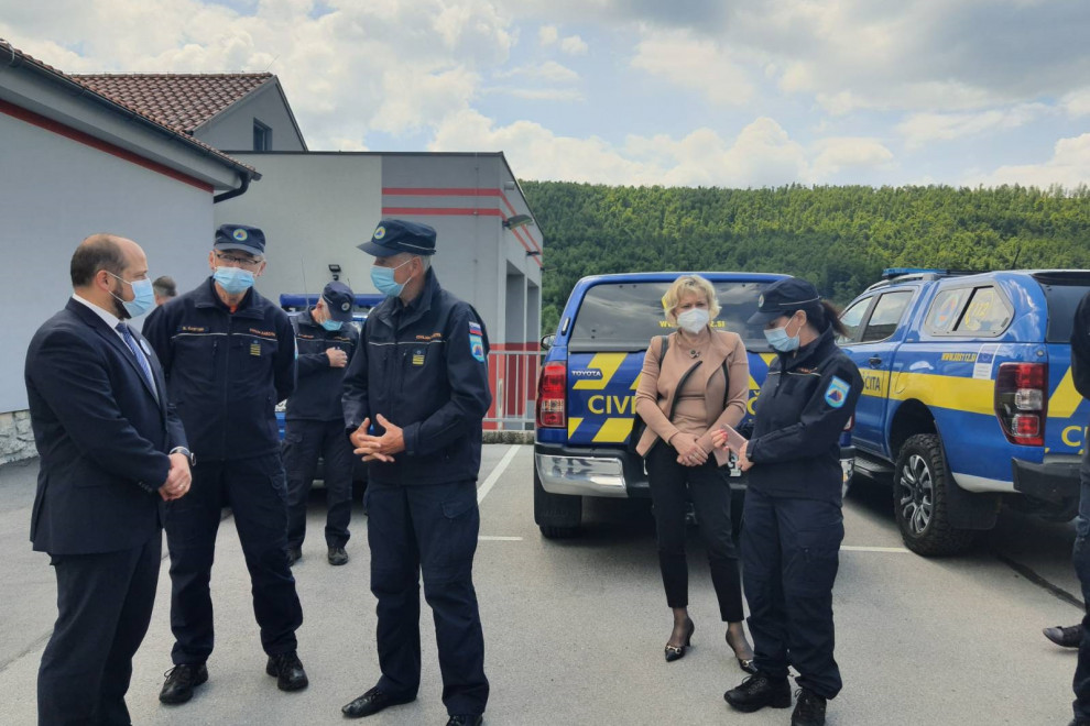 Minister Poklukar, Razdrto v družbi Srečka Šestana in Sandija Curka