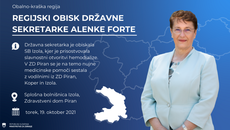 Potek obiska državne sekretarke Alenke Forte ob njenem portretu. 