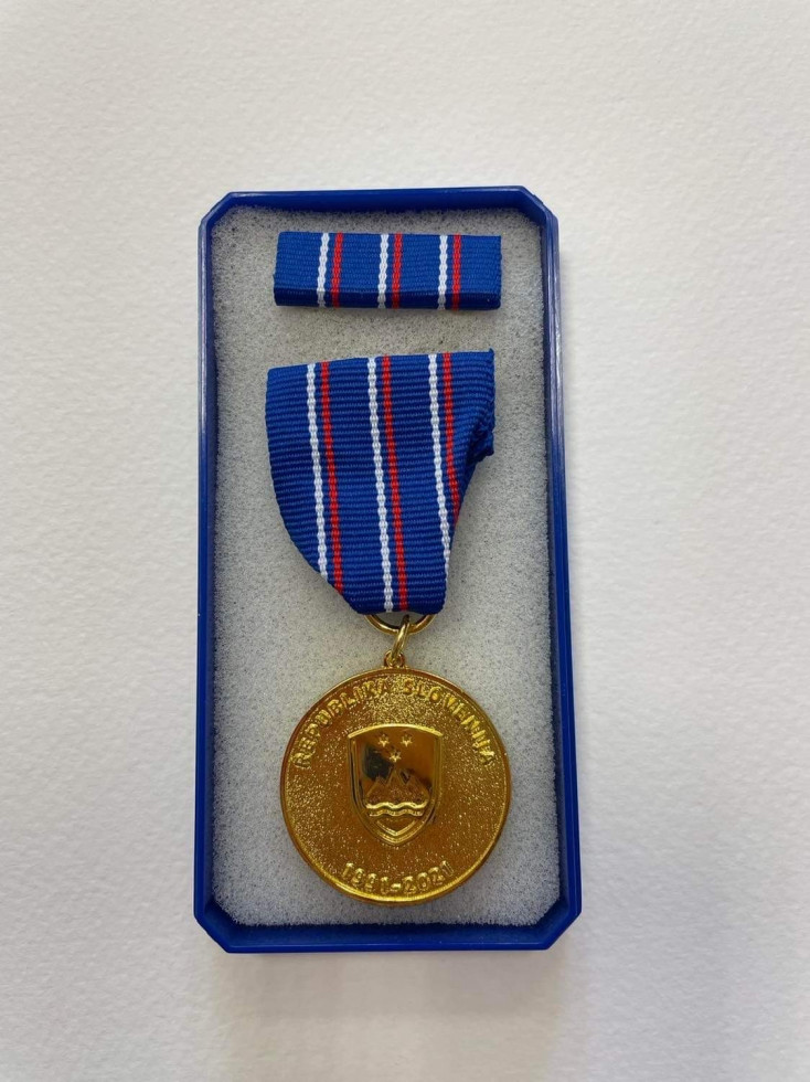 Spominska medalja za Božidarja Voljča