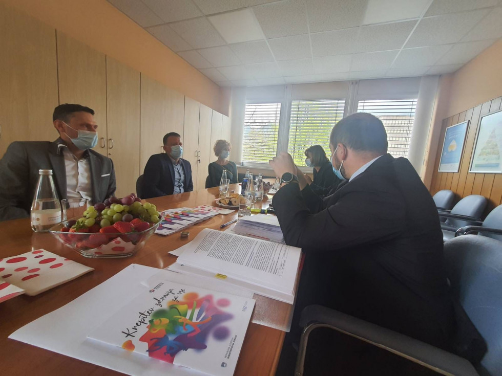Minister Janez Poklukar na delovnem sestanku z vodstvom Centra za krepitev zdravja Slovenske Konjice