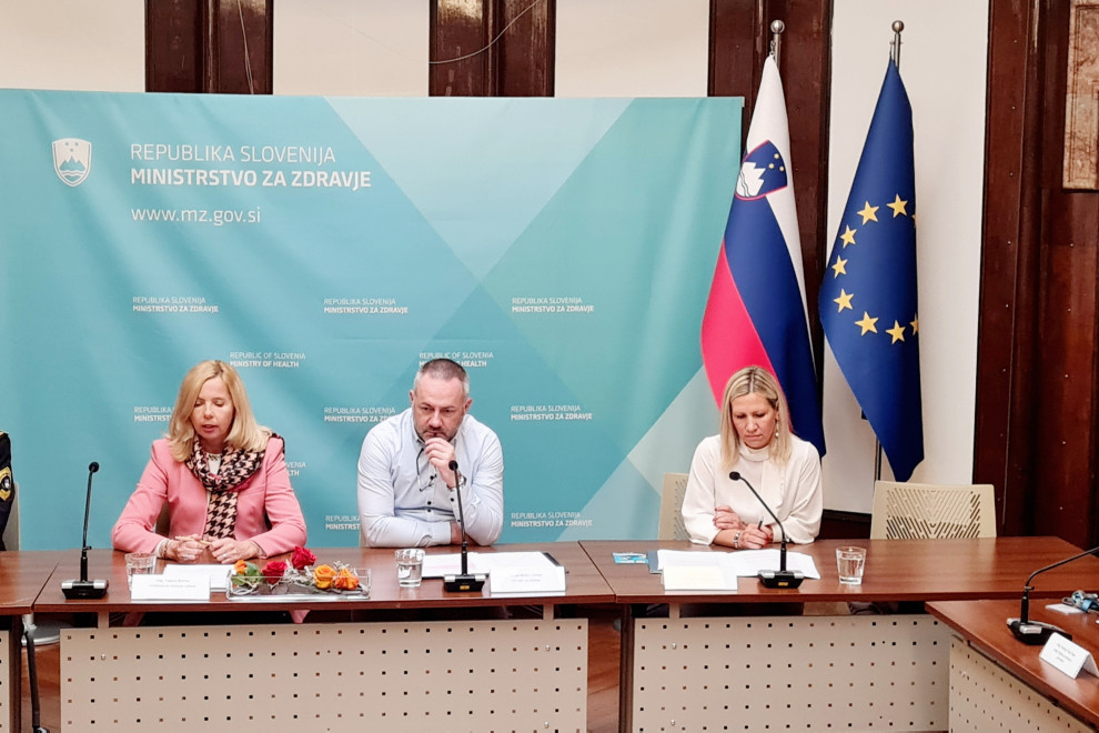 Minister za zdravje Danijel Bešič Loredan in ministrica za notranje zadeve Tatjana Bobnar