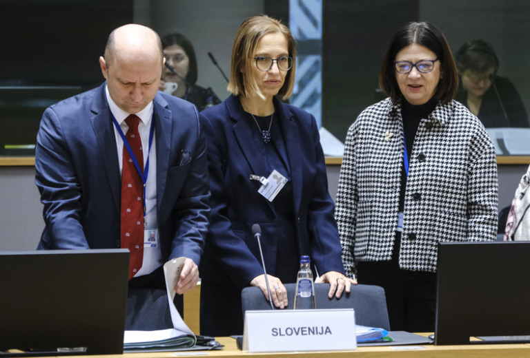 Ministrica za zdravje na zasedanju Sveta Evropske unije o dostopnosti do zdravil in duševnem zdravju