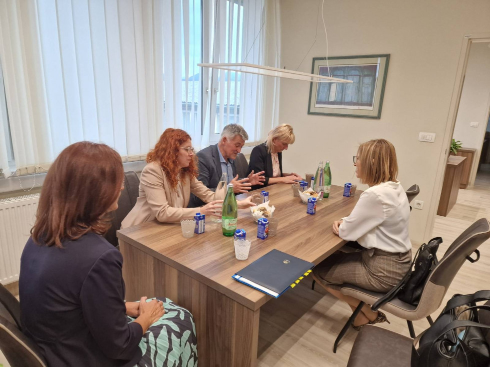 Ministrica dr. Valentina Prevolnik Rupel na obisku v Zdravstvnem domu Žalec