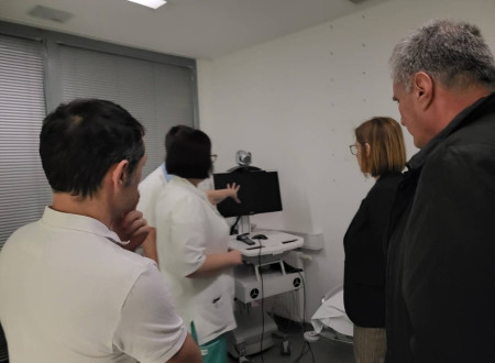 Ministrica kažejo opremo v bolnišnici Slovenj Gradec