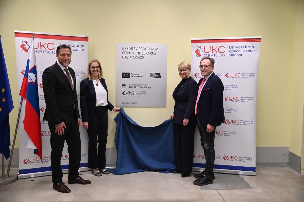 Odkritje temeljne table za ureditev prostorov Centralne lekarne.