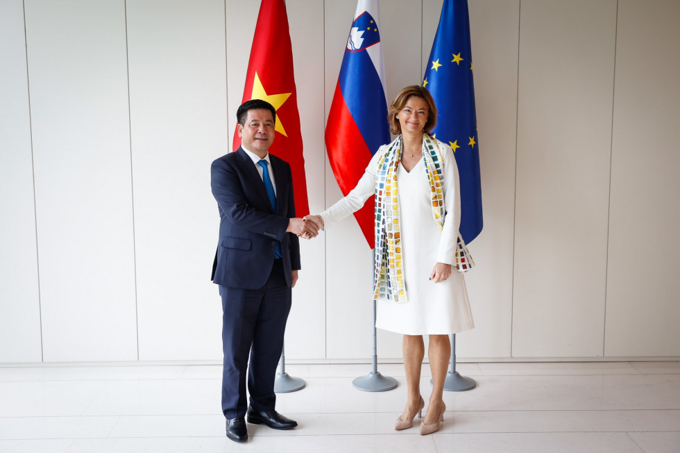 Rokovanje ministrice za zunanje in evropske zadeve Tanje Fajon in ministra za industrijo in trgovino Nguyen Hong Dien-a