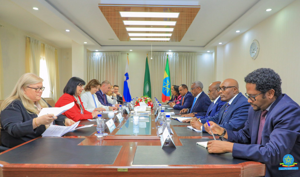 Ministrica Fajon in zunanji minister Etiopije Mekonnen Hassen med bilateralnimi pogovori