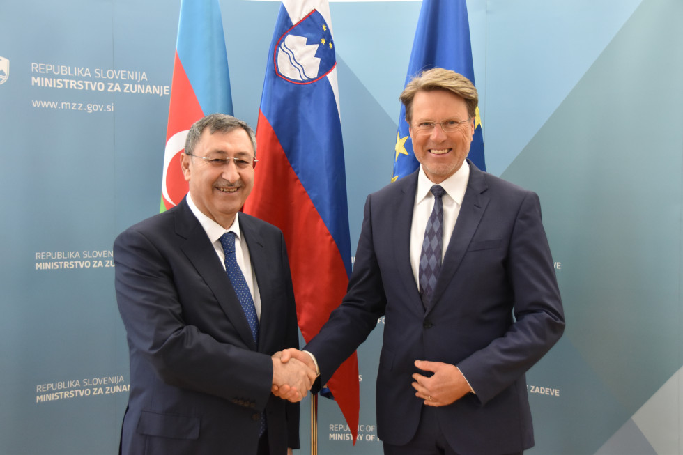 State Secretary Žbogar shaking hands with the Deputy Foreign Minister of Azerbaijan