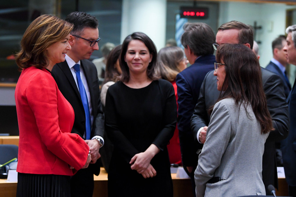 Ministrica Fajon in minister Šarec z zunanjimi ministri EU