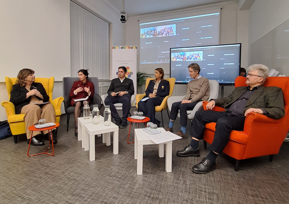 panelist sitting, conversation