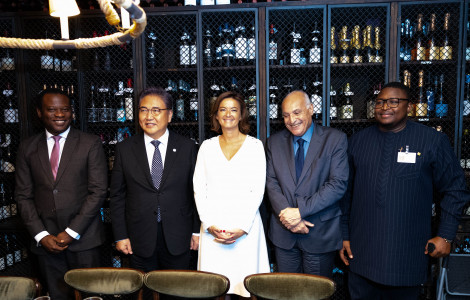 ministri E5 (Zunanja ministrica Slovenije in zunanji ministri Alžirije, Gvajane, Južne Koreje in Sierre Leone med skupinskim fotografiranjem)