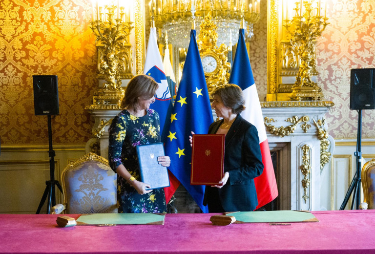 Slovenska in francoska ministrica potrdili odlično sodelovanje s podpisom sporazuma za 2024-2027