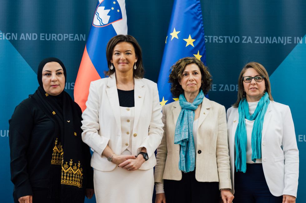 Minister Tanja Fajon hosting representatives of the Israeli organisation Women Wage Peace and the founder of the Palestinian organisation Women of the Sun 2 Minister Tanja Fajon