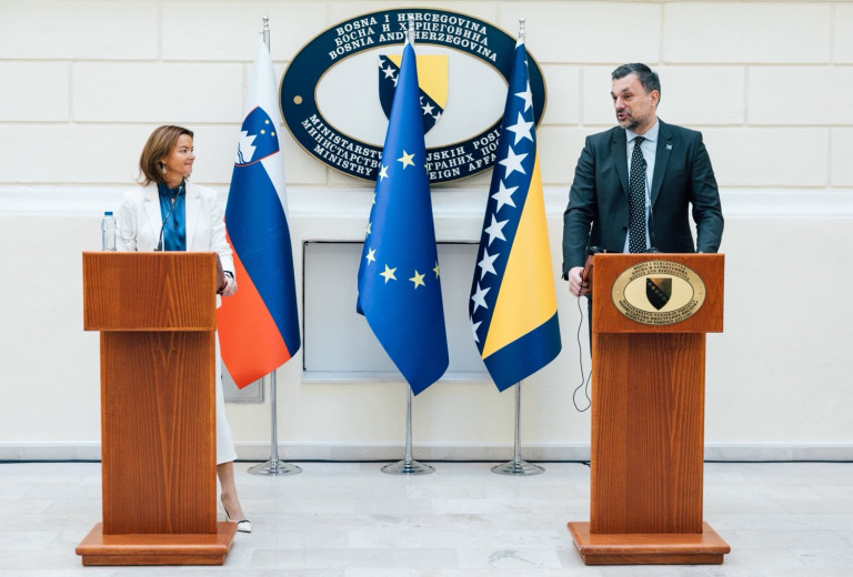 Ministrica Fajon na obisku v Sarajevu BiH obljubila nadaljnjo podporo in pomoč na poti v EU