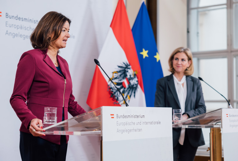 Ministrica Fajon na Dunaju za dosledno zaščito slovenske narodne manjšine v Avstriji 