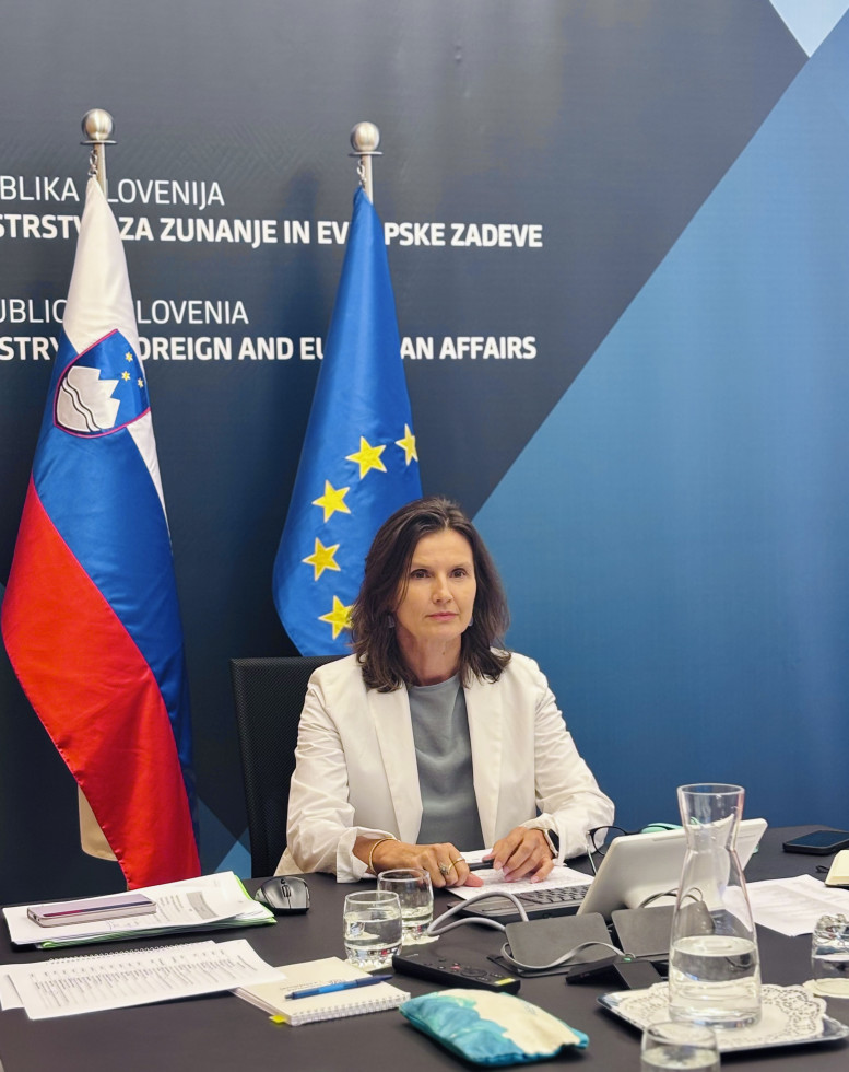 Državna sekretarka Gabrič na video konferenci zunanjih ministrov EU