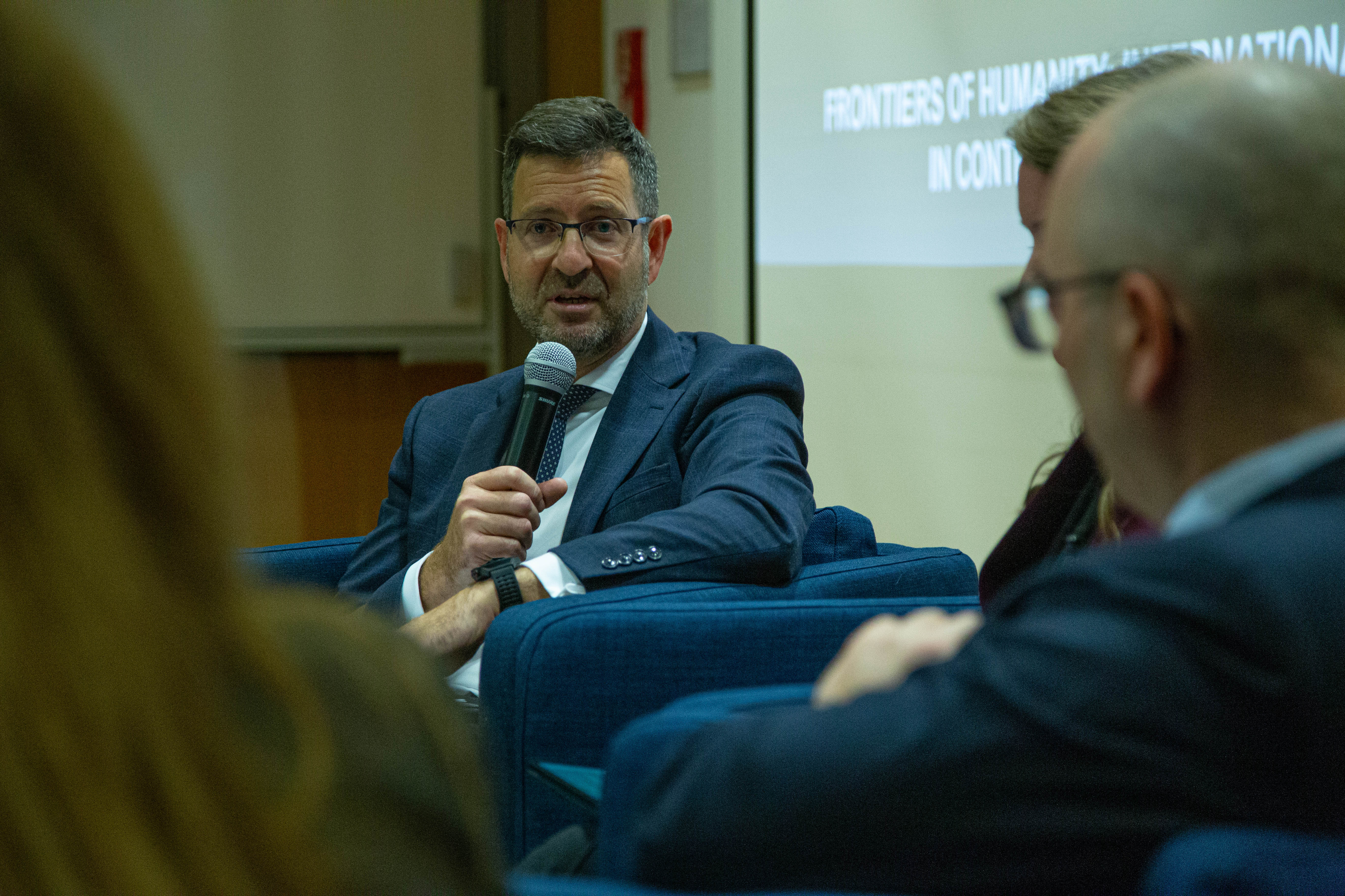 Director-General Rakovec at a round table on IHL in humanitarian crises