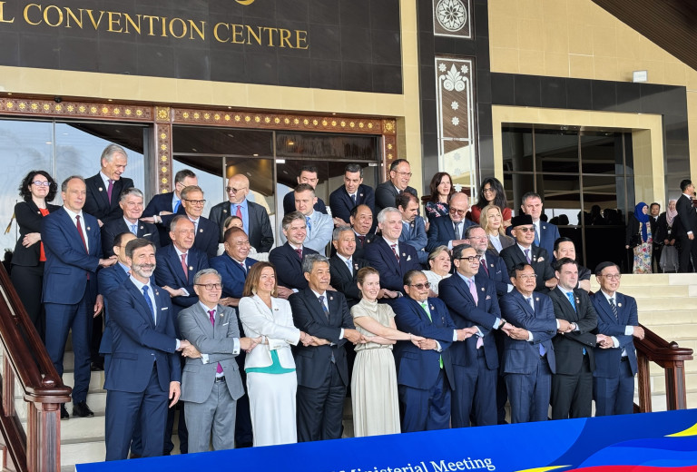 Fajon za tesnejše povezovanje EU in držav jugovzhodne Azije 