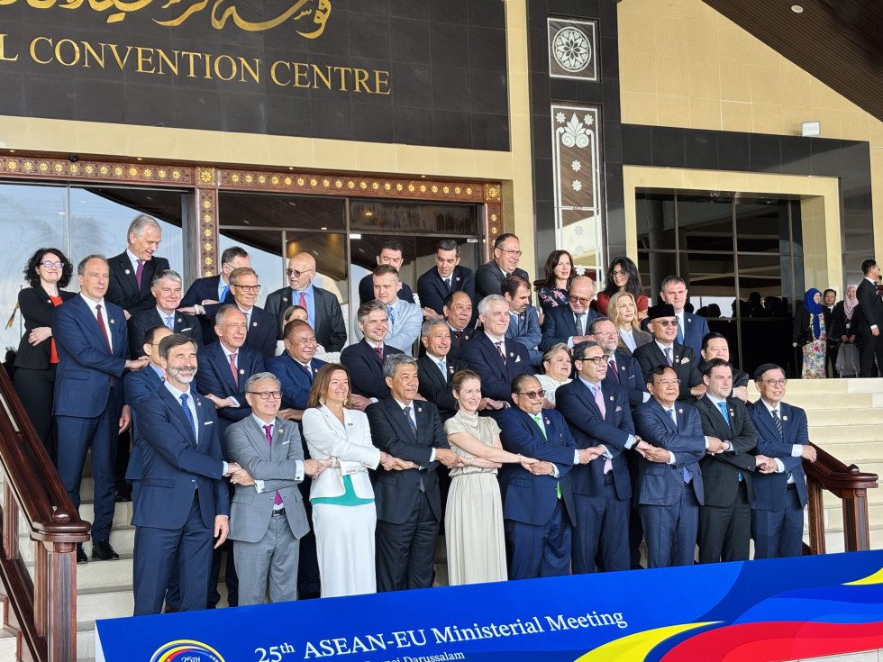 Skupinska fotografija zunanjih ministrov EU in Združenja držav jugovzhodne Azije