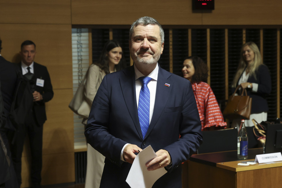 minister stoji