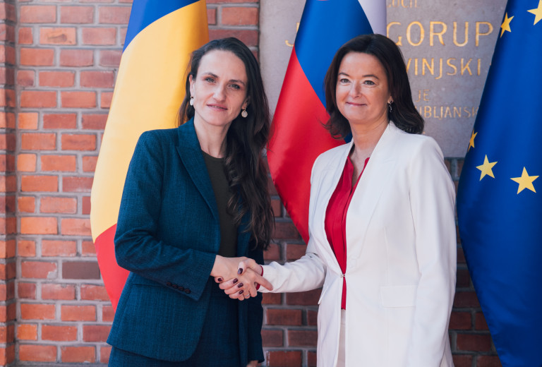 Ministrica Fajon z romunsko kolegico Țoiu o solidarnosti in skupnih ciljih razširjene Evrope