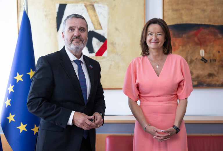 Minister Tone Kajzer completes handover at the Ministry of Foreign and European Affairs