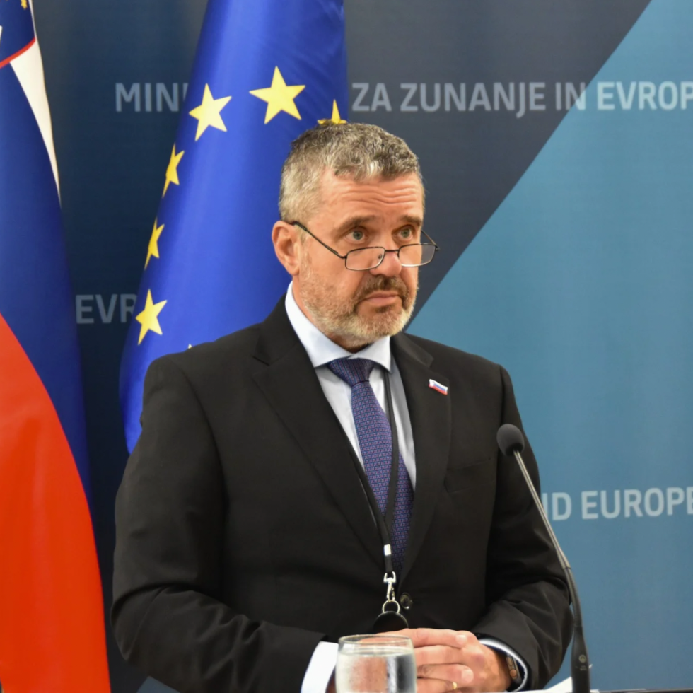 Minister Kajzer med nagovorom uslužbencem 