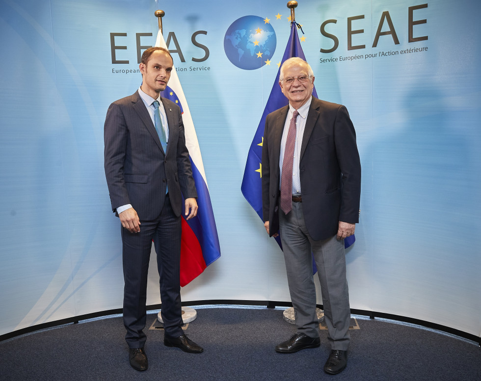 Minister dr. Anže Logar z visokim predstavnikom EU za zunanje zadeve in varnostno politiko Josepom Borrellom
