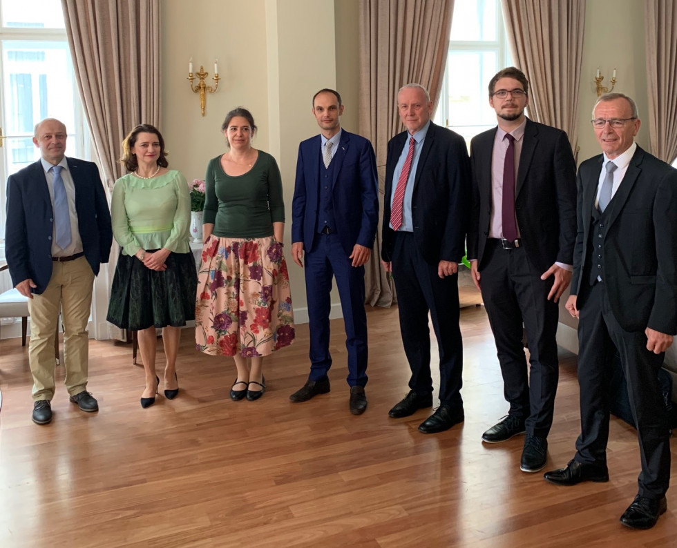 Srečanje zunanjega ministra dr. Logarja s predstavniki slovenske manjšine iz Avstrije