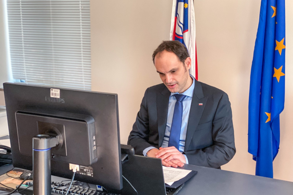 discussion over computer