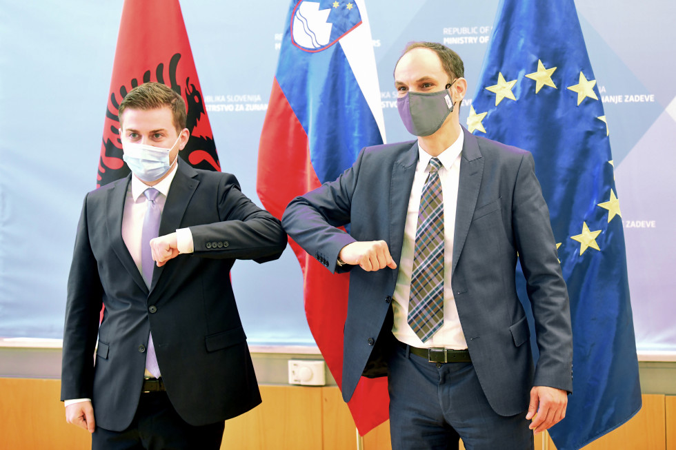 Minister za zunanje zadeve dr. Anže Logar in Gent Cakaj, v. d. ministra za Evropo in zunanje zadeve Republike Albanije
