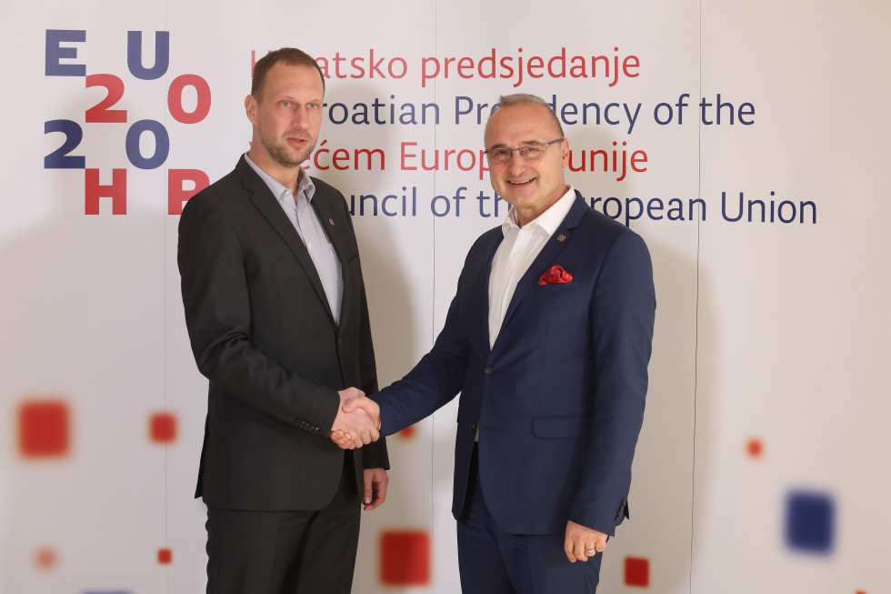 DS Matej Marn z MZZ Hrvaške Goranom Grlićem Radmanom