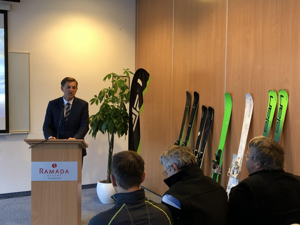 Minister Dr Cerar addressing the participants of the Elan Ski Day event