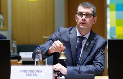 DS Dovzan na zadnjem GACU v casu EU2021SI (state secretary with a bell)