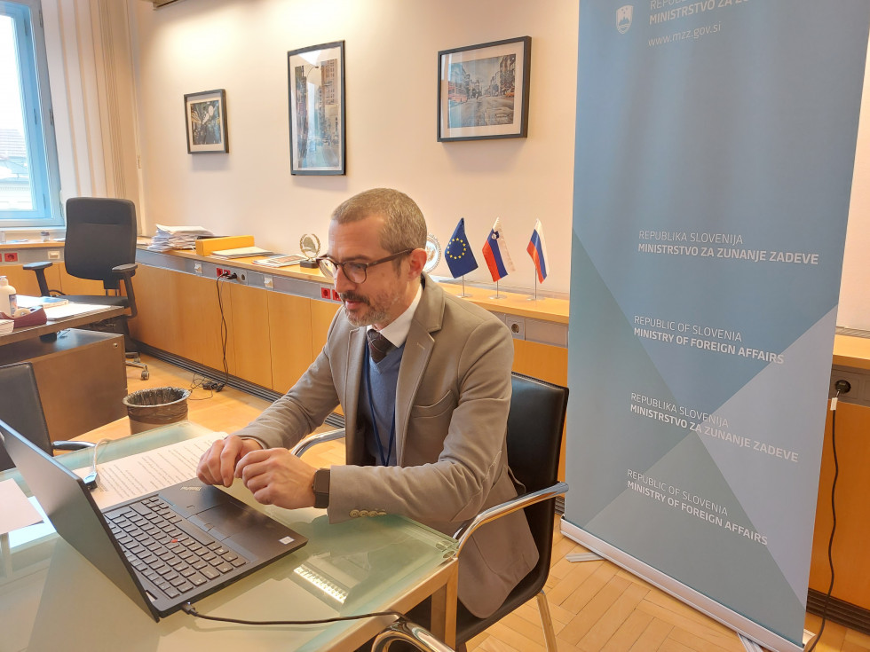 Director General/Political Director Müller sits at his desk, at his computer