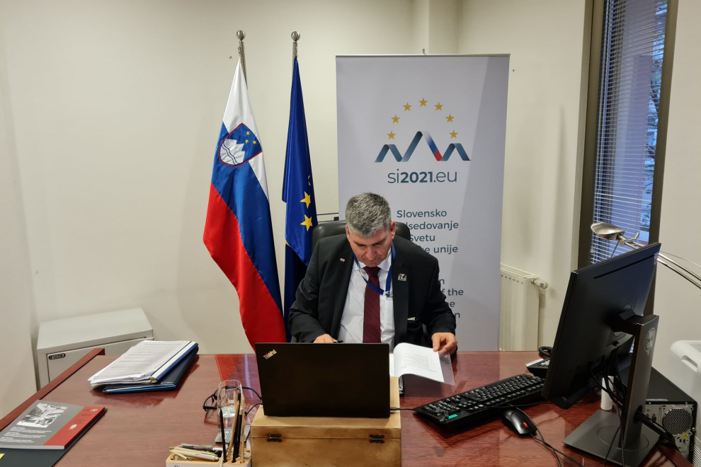 državni sekretar za mizo