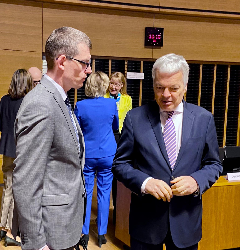 State Secretary Dovžan and European Commissioner Reynders in talks
