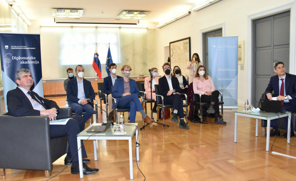 State Secretary Dr Raščan addresses the students of the Vienna Diplomatic Academy on Slovenia’s foreign policy strategy 