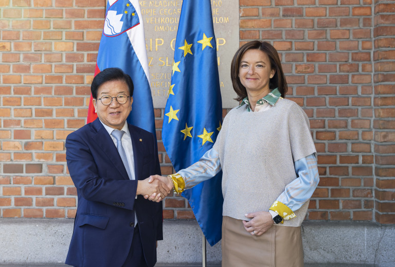 Minister Fajon and Special Envoy of the President of the Republic of Korea Park on strengthening cooperation