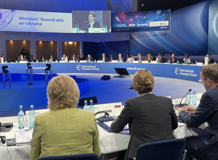 Posebna ministrska okrogla miza: Združena prizadevanja za ukrajinski transportni sektor: Premagovanje izzivov z različnimi pristopi