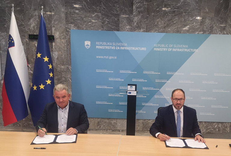 Minister Vrtovec za spodbujanje okolju prijaznejšega tovornega prevozništva v cestnem prometu