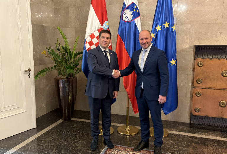 Ministra Vrtovec in Butković o izboljšanju prometnih povezav med Slovenijo in Hrvaško