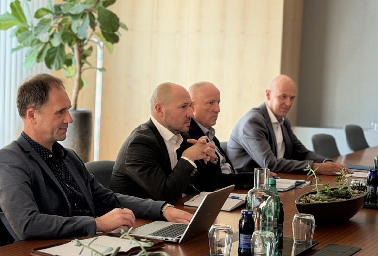 Minister Vrtovec po sestanku z dobavitelji: Oskrba s plinom je zagotovljena
