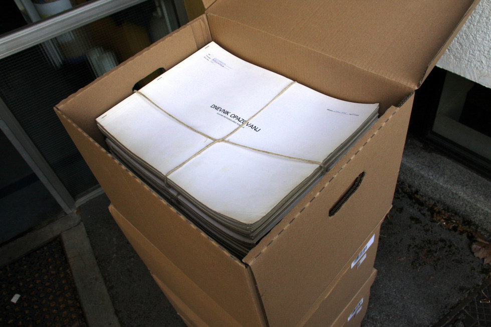 Kartonska škatla z gradivom za arhiv