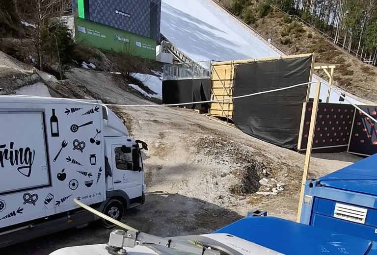 V Planici se poleg smučarskih skokov dogaja razvoj meteoroloških meritev in napovedovanja vremena